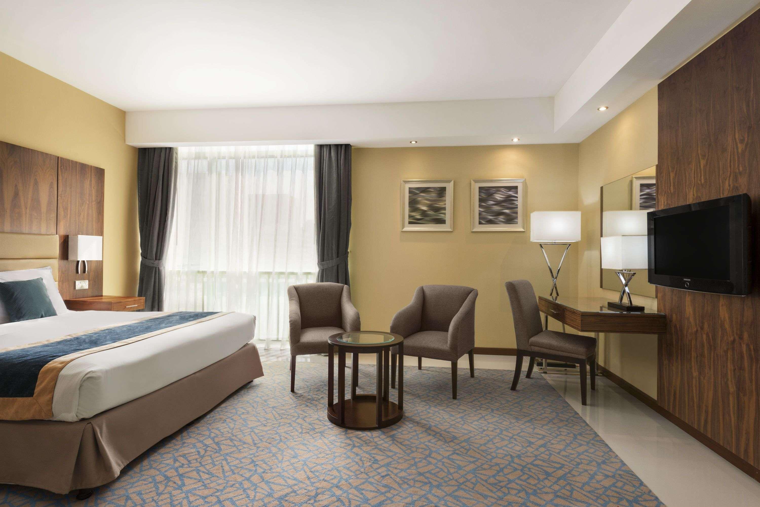 Howard Johnson By Wyndham Abu Dhabi Downtown Exterior foto