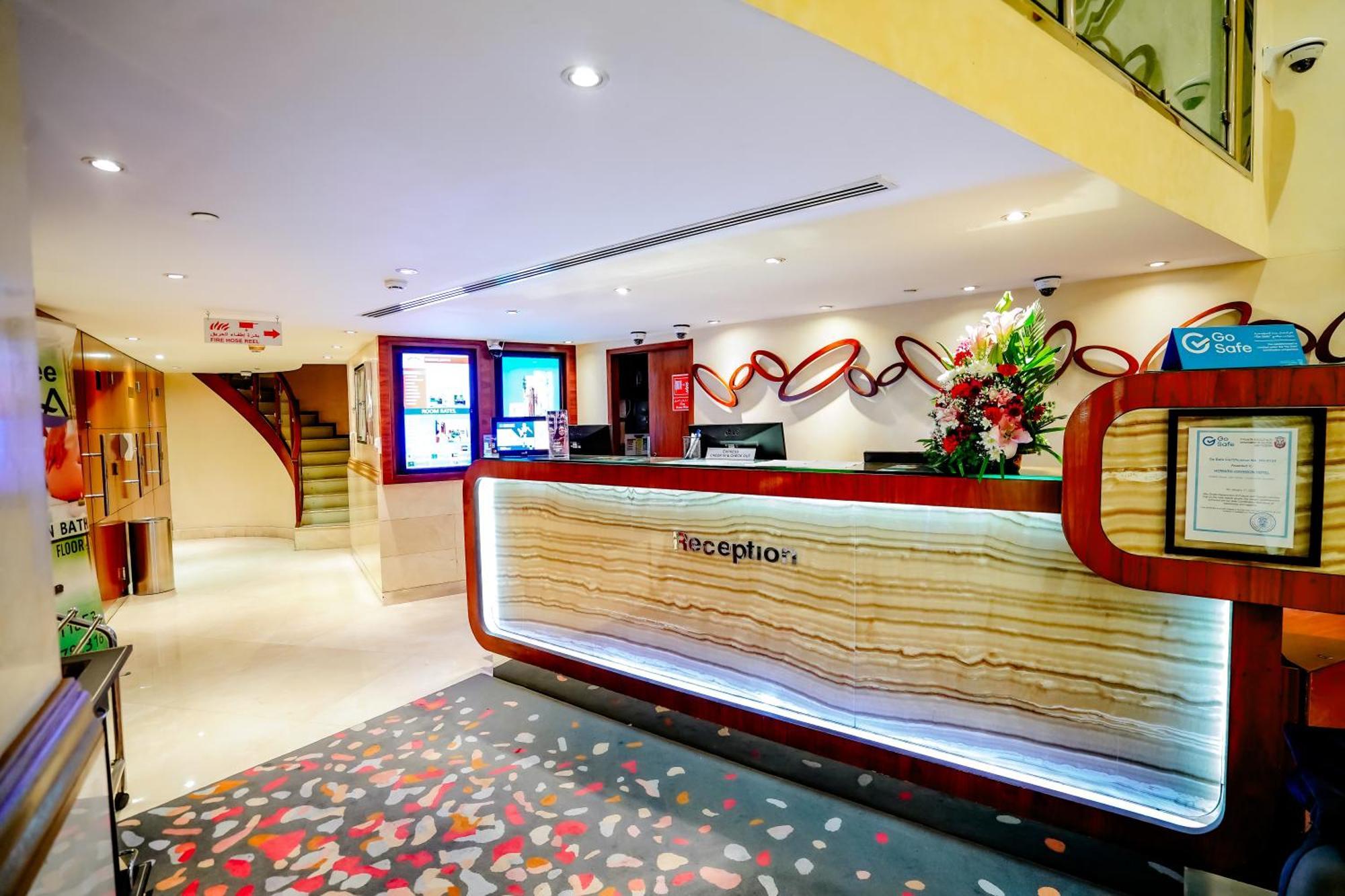 Howard Johnson By Wyndham Abu Dhabi Downtown Exterior foto